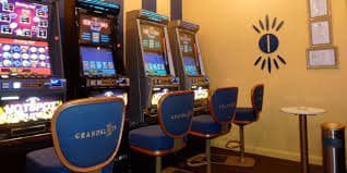 Alots Live Casino Mobile APP မှ Dragon Tiger ကစားနေသောမြင်ကွင်း
